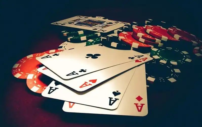 Buffalo Casino Shark Hunter ငါးမန်းသတ်ဂိမ်း အမြောက်ကြီးများဖြင့် ပစ်ကူးနေသည့် မြင်ကွင်း